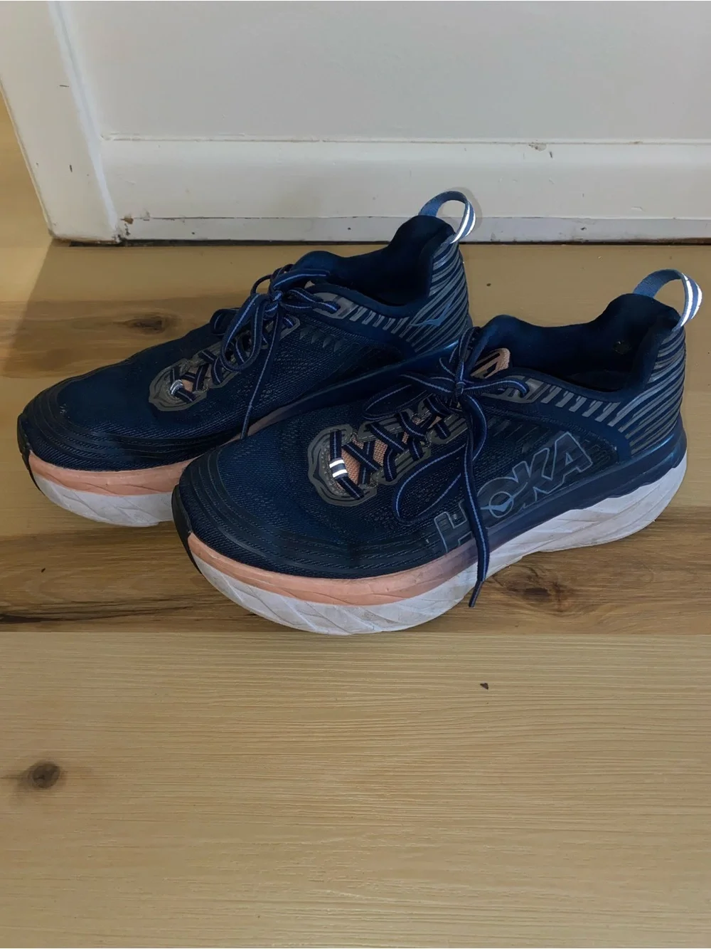 Hoka One One Bondi 6 Navy Blue & Peach Max Cushion Running Shoes Sz 8.5
